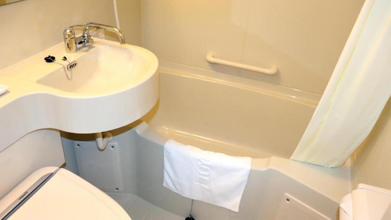 Toyoko Inn Tokyo Shinjuku Gyoemmae Eki 3 Ban Deguchi Dış mekan fotoğraf
